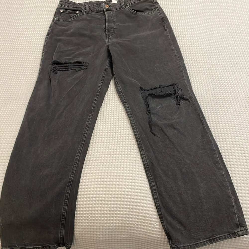 Women ripped jeans